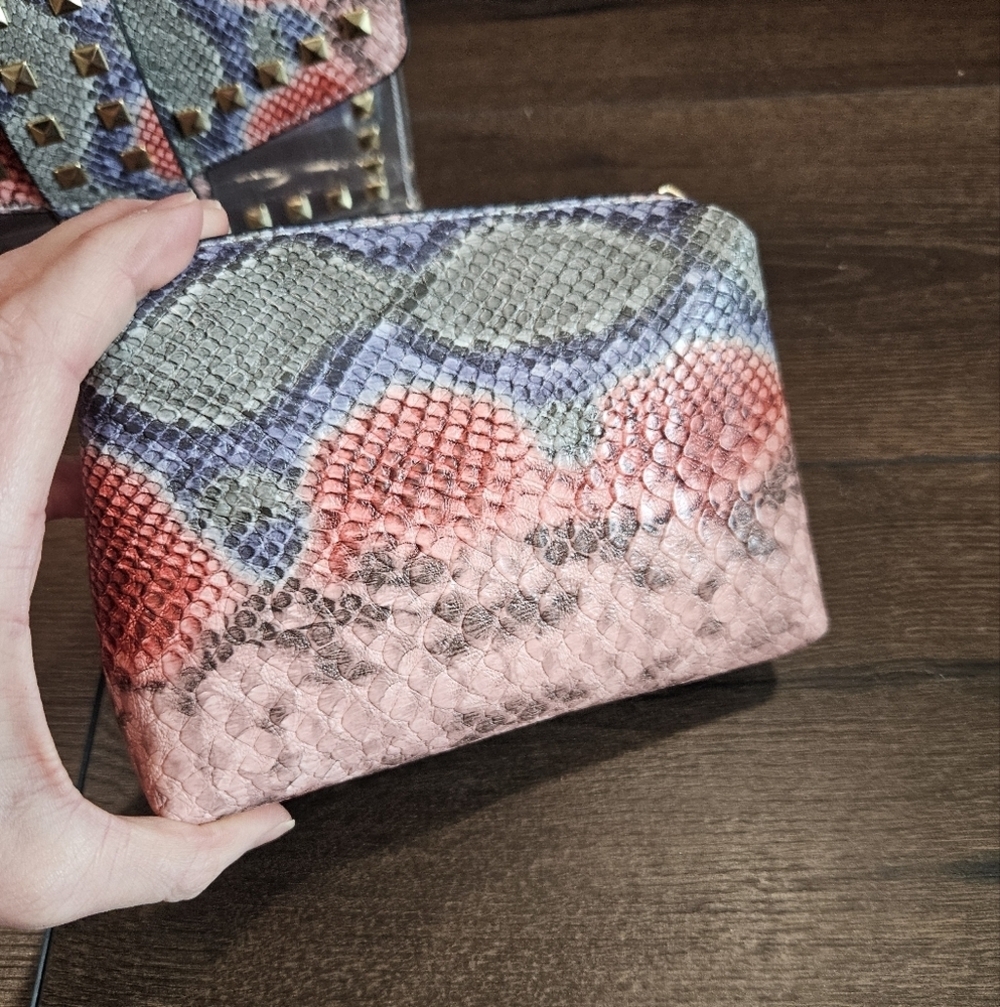 NWOT Studded Snakeskin Women's Bag + Pouch Set - Picture 8 of 16